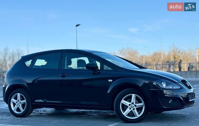 Хэтчбек SEAT Leon 2011 в Киеве