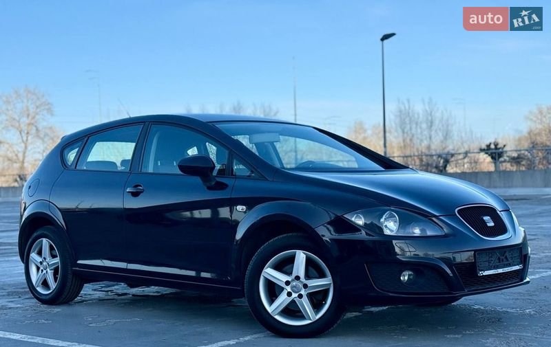 Хэтчбек SEAT Leon 2011 в Киеве