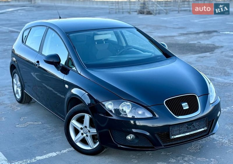 Хэтчбек SEAT Leon 2011 в Киеве