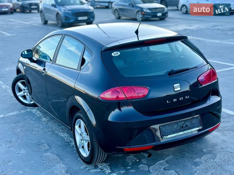 Хэтчбек SEAT Leon 2011 в Киеве
