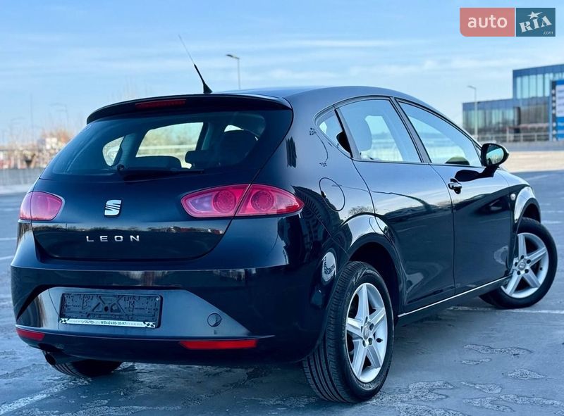 Хэтчбек SEAT Leon 2011 в Киеве
