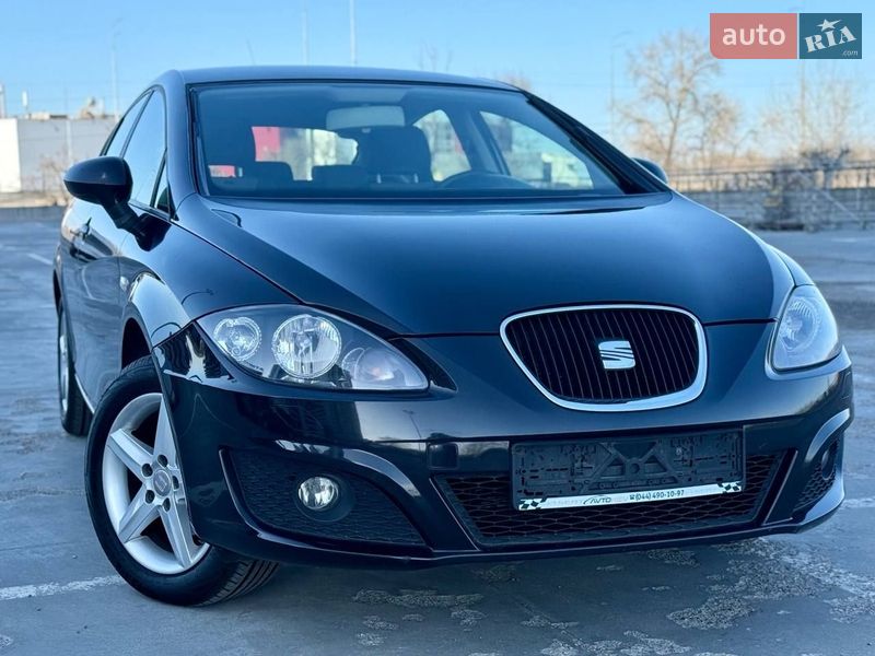 Хэтчбек SEAT Leon 2011 в Киеве
