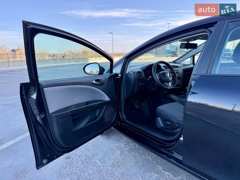 Хэтчбек SEAT Leon 2011 в Киеве