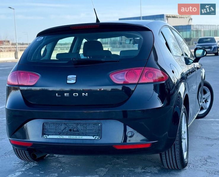 Хэтчбек SEAT Leon 2011 в Киеве