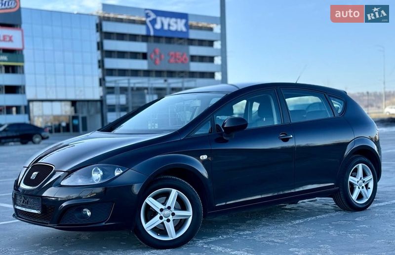Хэтчбек SEAT Leon 2011 в Киеве