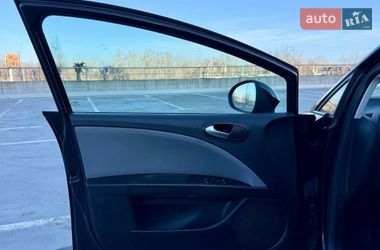 Хэтчбек SEAT Leon 2011 в Киеве