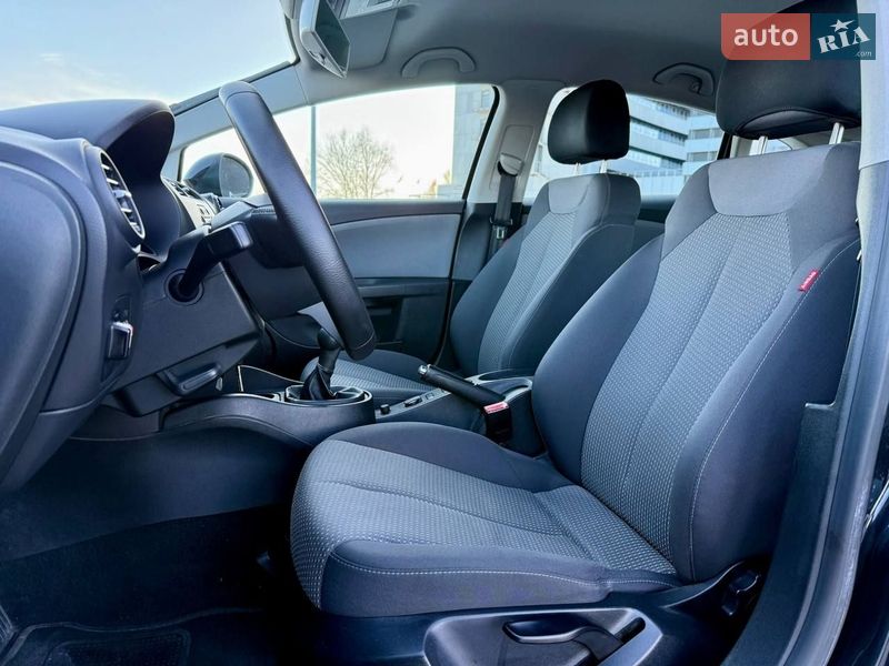 Хэтчбек SEAT Leon 2011 в Киеве