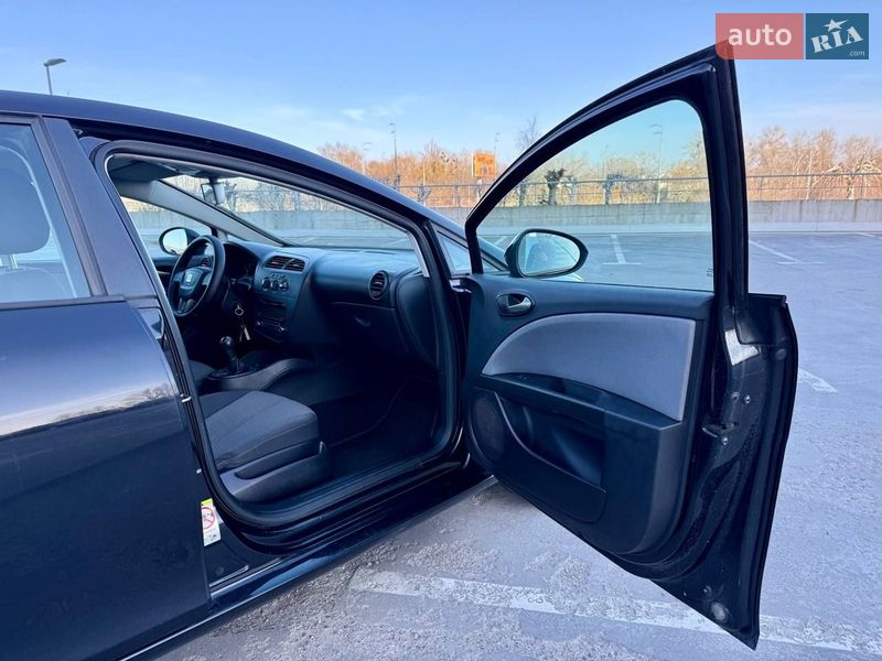 Хэтчбек SEAT Leon 2011 в Киеве