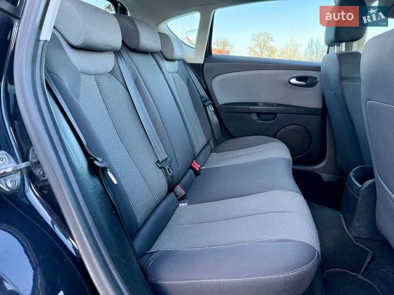 Хэтчбек SEAT Leon 2011 в Киеве