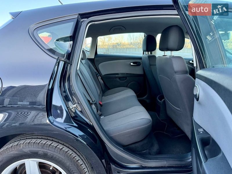 Хэтчбек SEAT Leon 2011 в Киеве