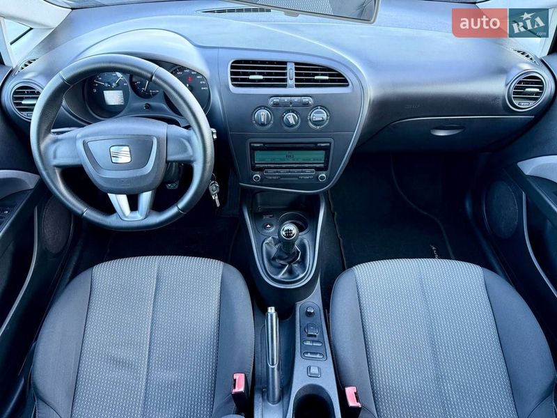 Хэтчбек SEAT Leon 2011 в Киеве