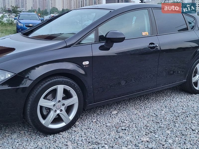 SEAT Leon 2011 SEAT Leon 2011