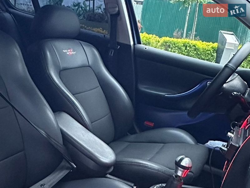 Хетчбек SEAT Leon 2000 в Бучі