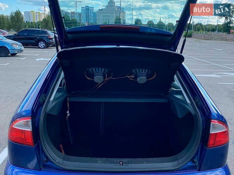Хетчбек SEAT Leon 2002 в Києві