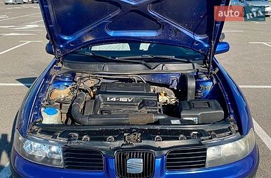Хетчбек SEAT Leon 2002 в Києві