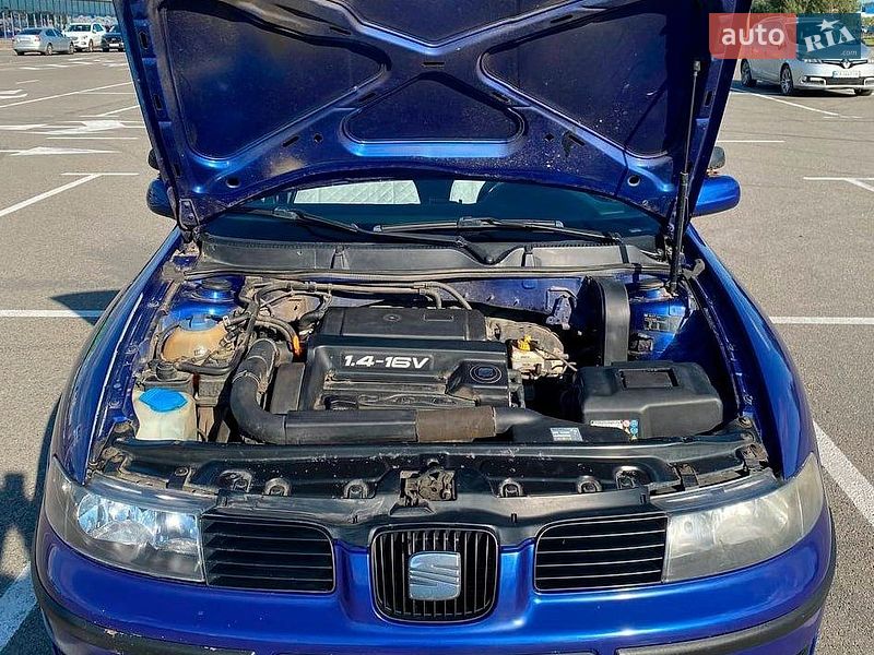 Хетчбек SEAT Leon 2002 в Києві