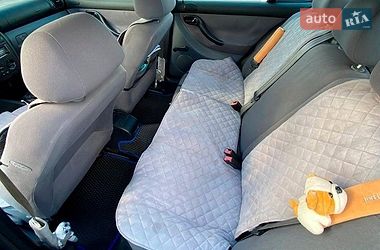 Хетчбек SEAT Leon 2002 в Києві