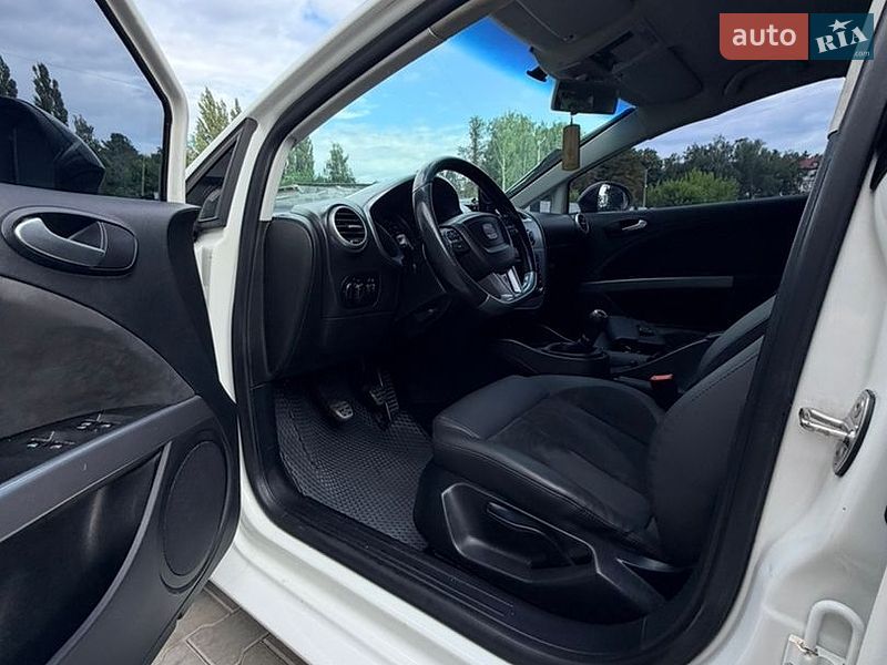 Хетчбек SEAT Leon 2010 в Звягелі фото 14 Хетчбек SEAT Leon 2010 в Звягелі
