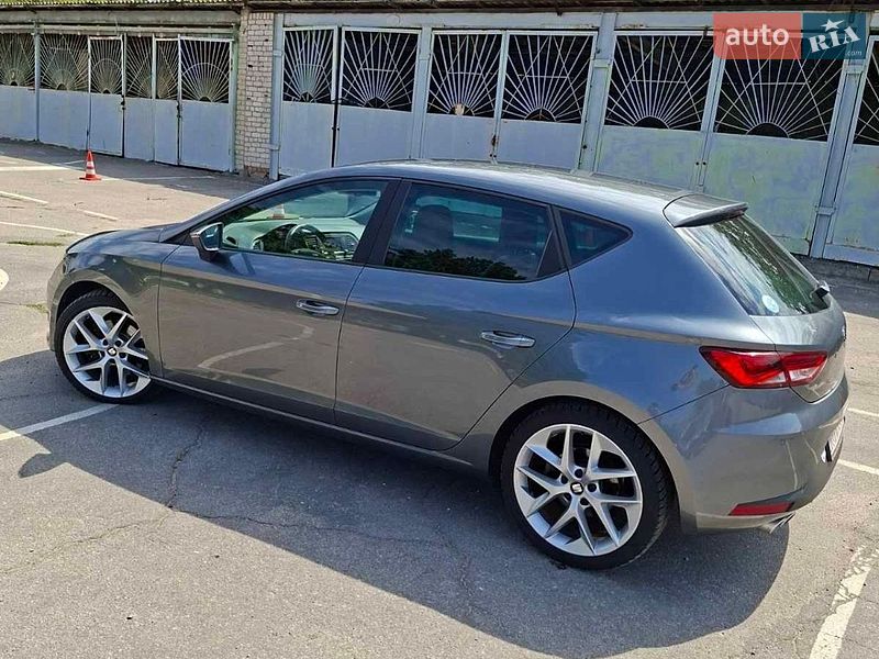 Хэтчбек SEAT Leon 2014 в Павлограде