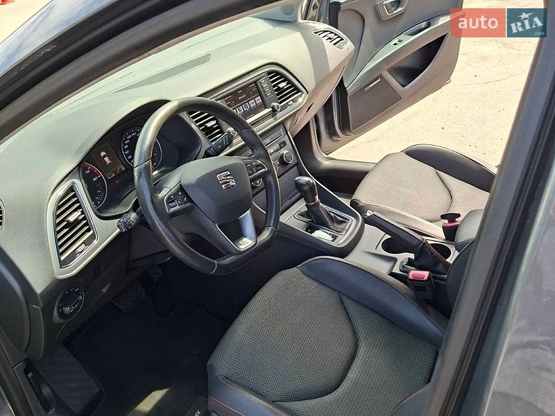 Хэтчбек SEAT Leon 2014 в Павлограде