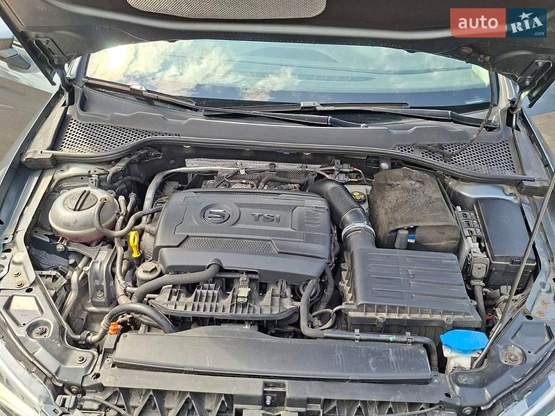 Хэтчбек SEAT Leon 2014 в Павлограде