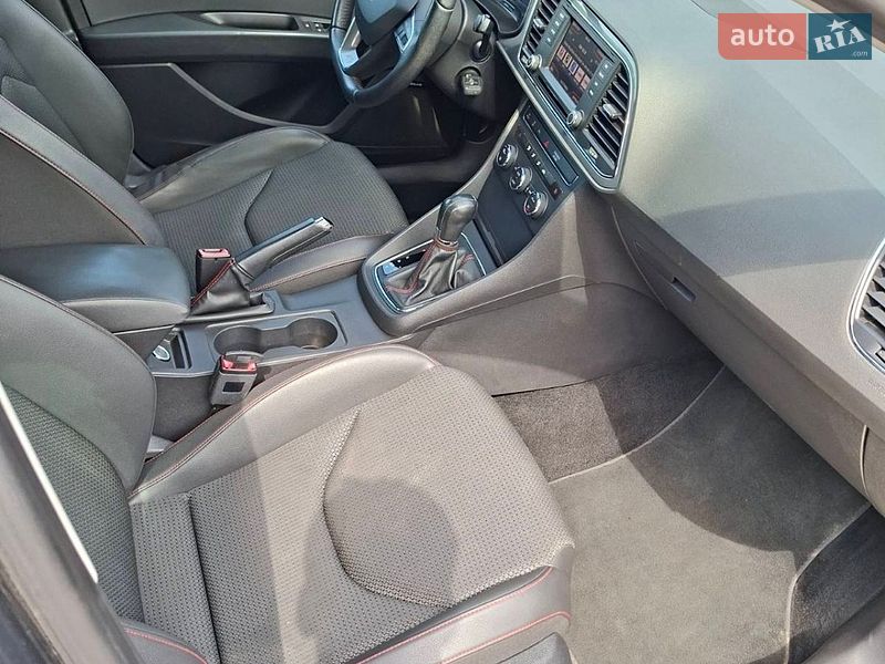 Хэтчбек SEAT Leon 2014 в Павлограде
