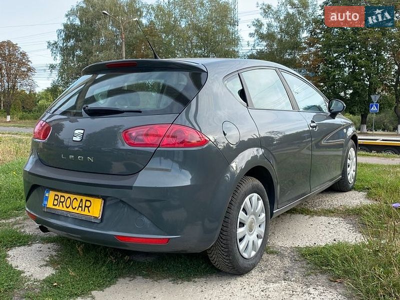 Хэтчбек SEAT Leon 2010 в Луцке