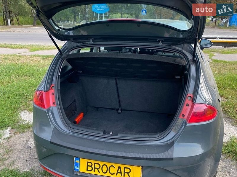 Хэтчбек SEAT Leon 2010 в Луцке