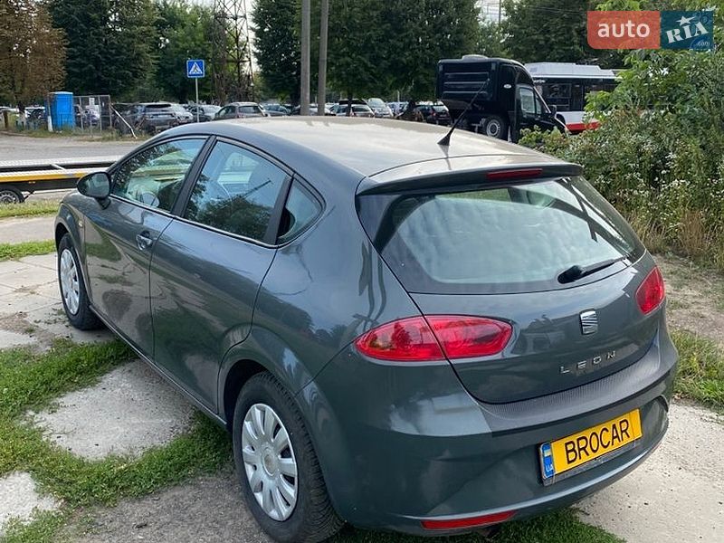 Хэтчбек SEAT Leon 2010 в Луцке