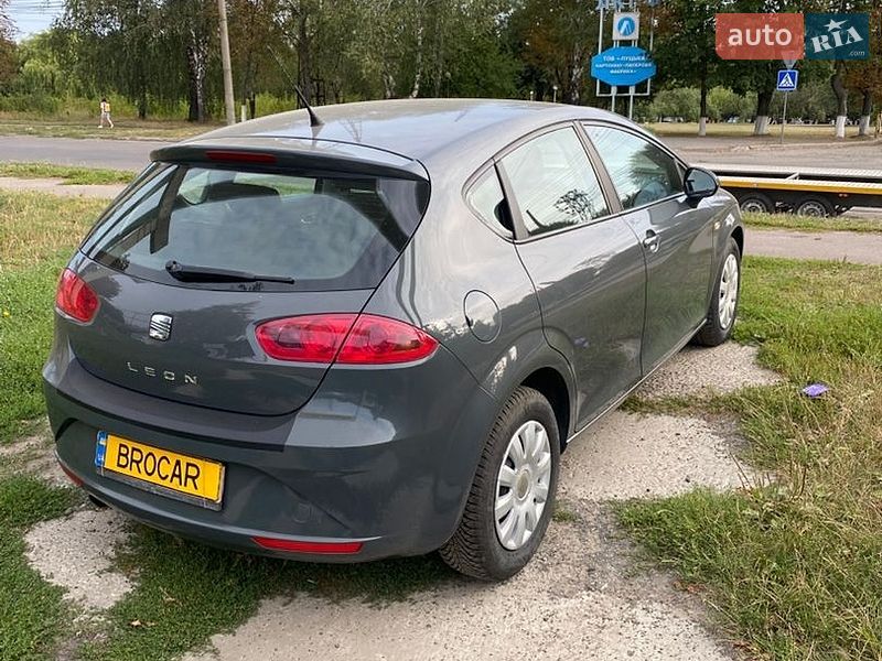 Хэтчбек SEAT Leon 2010 в Луцке