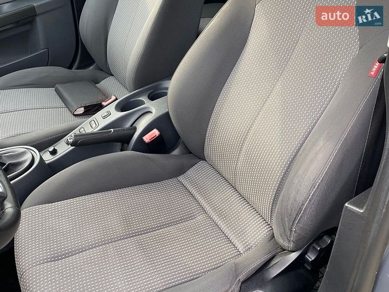 Хэтчбек SEAT Leon 2010 в Луцке