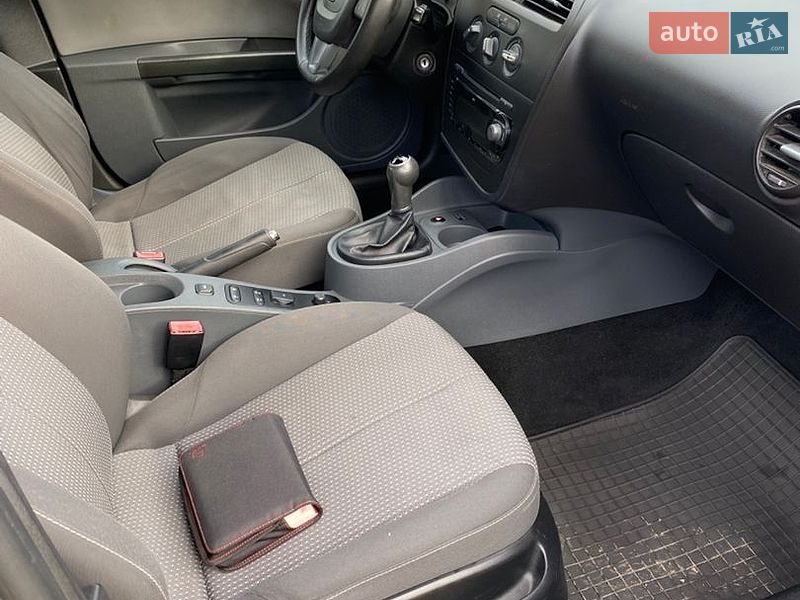 Хэтчбек SEAT Leon 2010 в Луцке