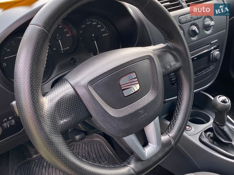 Хэтчбек SEAT Leon 2010 в Луцке