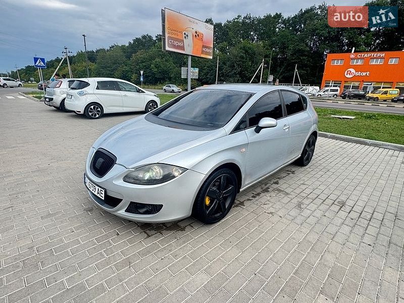 Хетчбек SEAT Leon