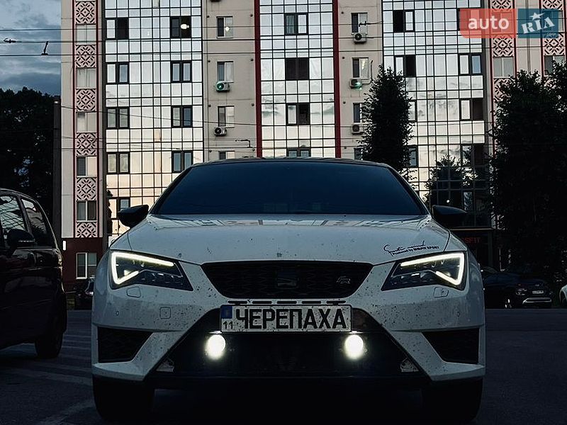 Хэтчбек SEAT Leon 2013 в Полтаве