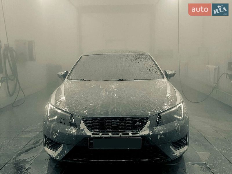 Хэтчбек SEAT Leon 2013 в Полтаве