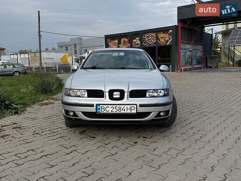 Хэтчбек SEAT Leon 2001 в Черновцах