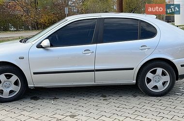 Хэтчбек SEAT Leon 2001 в Черновцах