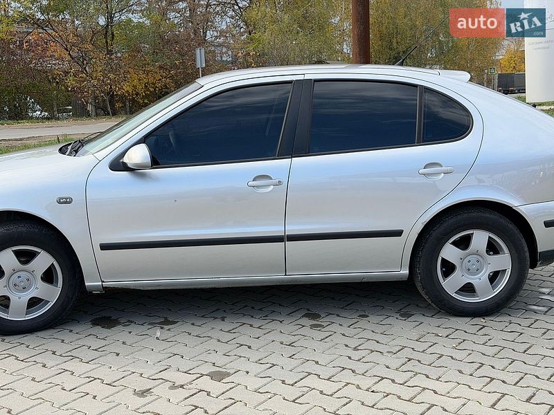 Хэтчбек SEAT Leon 2001 в Черновцах