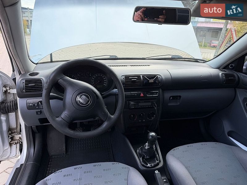 Хэтчбек SEAT Leon 2001 в Черновцах
