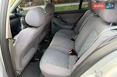 Хэтчбек SEAT Leon 2001 в Черновцах
