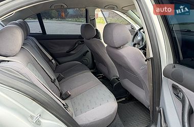 Хэтчбек SEAT Leon 2001 в Черновцах