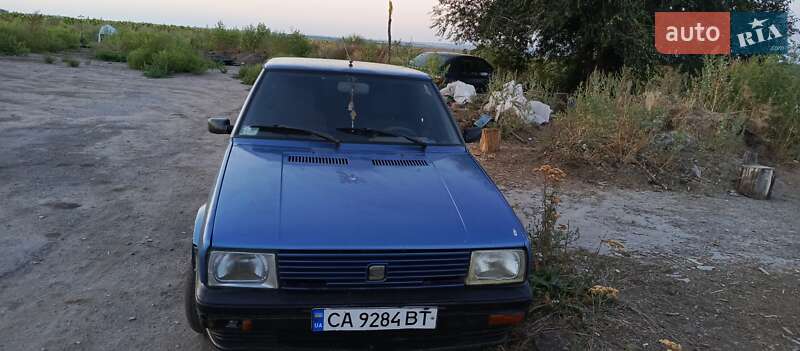 Седан SEAT Malaga