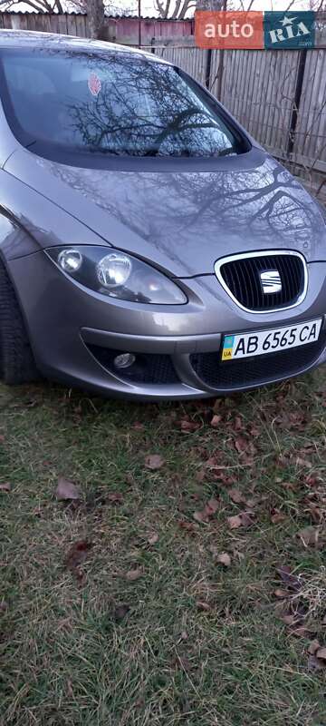 Седан SEAT Toledo