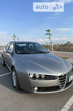Характеристики Alfa Romeo 159 Седан