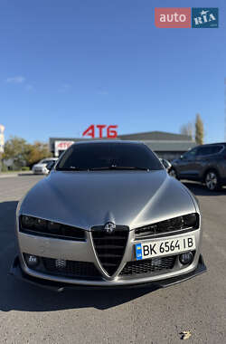 Характеристики Alfa Romeo 159 Седан