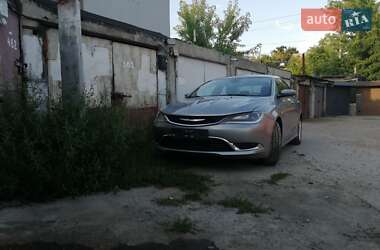 Характеристики Chrysler 200 Седан