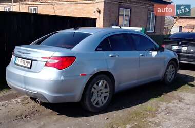 Характеристики Chrysler 200 Седан