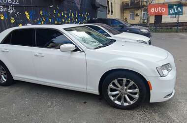 Характеристики Chrysler 300 Седан