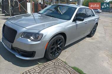 Характеристики Chrysler 300C Седан